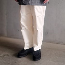 STILL BY HAND (スティルバイハンド)  [ PT07251 ] Knee tuck wide pants /ニータックワイドパンツ (ECRU)