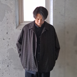 SEEALL (シーオール) [ OVERSIZED BLOUSON(SHORT VALMACAAN) ]  レーンレース刺繍 オーバーサイズドブルゾン (BLACK/CHACOARL)