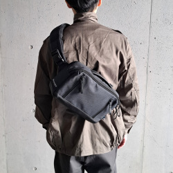 WHITEAGE (ホワイタージュ) [ GEX Shoulder Bag M ] ショルダーパック M (NOIR GRAY)