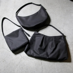 SU (スー)  SU-ST-BG-01 [ Vibram Bonding Round Bag] ビブラムボンディングラウンドショルダーバッグ (BLACK)