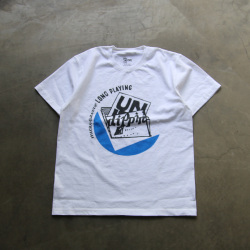 UNCLE YANG (アンクルヤン) SPECIAL EDITION / UY23-001 / UY23-002 / UY23-003 / クルーネックプリントTシャツ (WHITE)