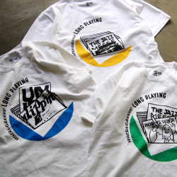 UNCLE YANG (アンクルヤン) SPECIAL EDITION / UY23-001 / UY23-002 / UY23-003 / クルーネックプリントTシャツ (WHITE)