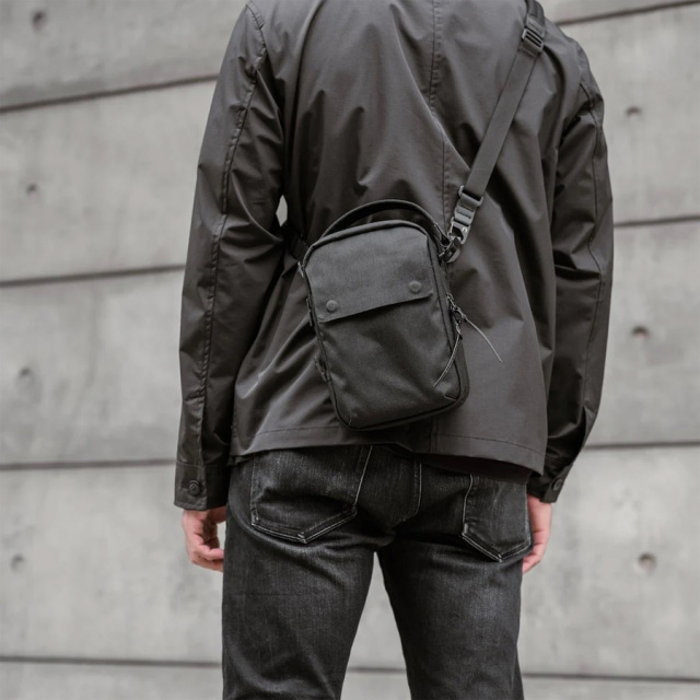KOMPAK ブラックエンバー　BLACK EMBER ショルダーバッグ　極美品 BLACK EMBER 最大52% 7/30まで ブラックエンバー ショルダー